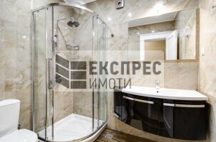 Обзаведен Тристаен апартамент, Център