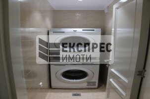 Обзаведен Тристаен апартамент, Център