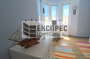 Furnished 3 bedroom apartment, Red Square