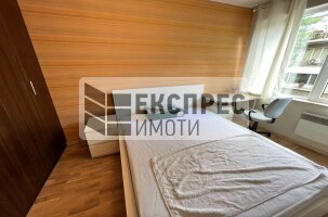 Обзаведен, Тристаен апартамент, Окръжна болница