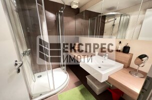 Обзаведен, Тристаен апартамент, Окръжна болница