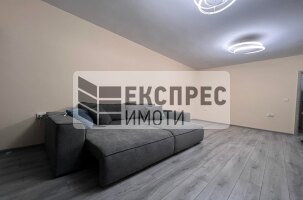  Studio, Regional hospital