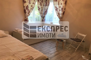 Обзаведен Тристаен апартамент, Център