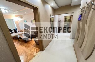 Обзаведен, Тристаен апартамент, Лятно кино Тракия