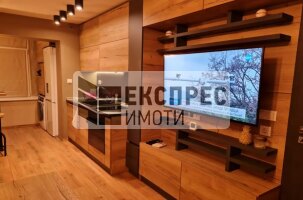 Обзаведен Тристаен апартамент, Окръжна болница