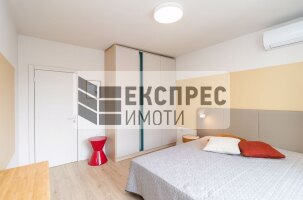 Neu, Möbliert, Luxuriös 2 Schlafzimmer Wohnung, Red Square