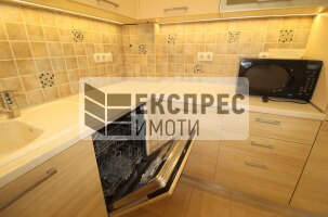 Luxury Furnished 2 Schlafzimmer Wohnung, Regional hospital