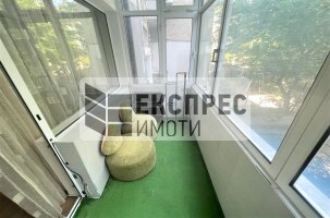 Обзаведен, Тристаен апартамент, Червен площад