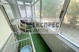 Обзаведен, Тристаен апартамент, Червен площад