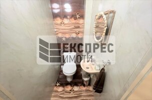 Обзаведен, Тристаен апартамент, Червен площад