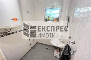 Обзаведен, Тристаен апартамент, Червен площад