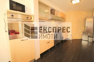 Луксозен, Обзаведен, Тристаен апартамент, Гръцка махала