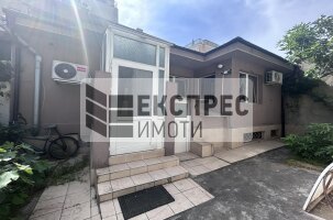 furnished Floor of a house, Center