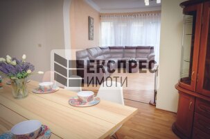 Furnished 3 bedroom apartment, Center