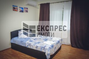 Furnished 3 bedroom apartment, Center