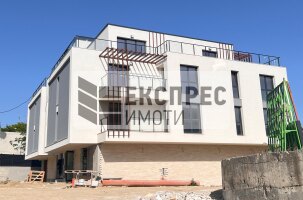 Unfurnished 3 bedroom apartment, Breeze