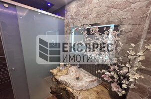 Нов, Луксозен, Обзаведен Тристаен апартамент, Морска градина