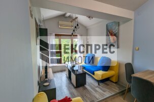 Neu, Möbliert 1 Schlafzimmer Wohnung, Center