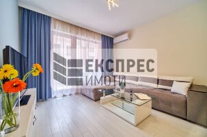 Neu, Möbliert, Luxuriös 1 Schlafzimmer Wohnung, Center