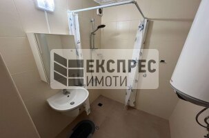 Нов, Обзаведен Тристаен апартамент, Окръжна болница