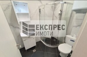  Двустаен апартамент, Колхозен пазар