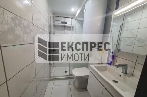 Обзаведен Тристаен апартамент, Център