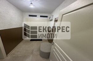 Обзаведен, Нов, Луксозен Двустаен апартамент, Център