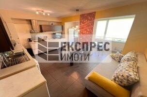 Обзаведен Четиристаен апартамент, Окръжна болница