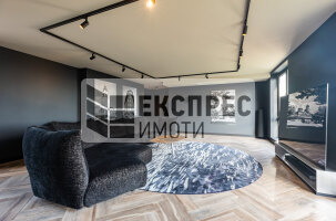 Обзаведен, Нов, Луксозен Тристаен апартамент, Център