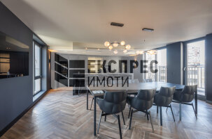 Обзаведен, Нов, Луксозен Тристаен апартамент, Център