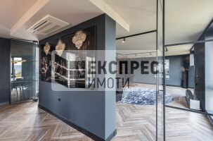 Обзаведен, Нов, Луксозен Тристаен апартамент, Център