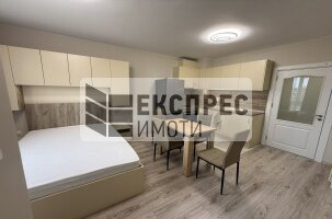 Neu, Möbliert, Luxuriös Studio, Vladislav Varnenchik