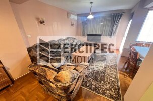 Обзаведен Тристаен апартамент, Лятно кино Тракия