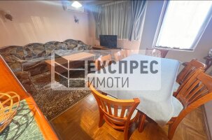 Обзаведен Тристаен апартамент, Лятно кино Тракия