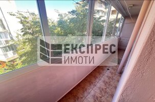 Обзаведен Тристаен апартамент, Лятно кино Тракия