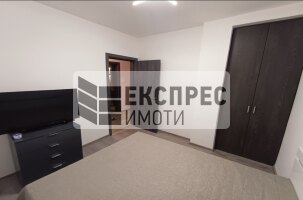 Обзаведен Тристаен апартамент, Колхозен пазар