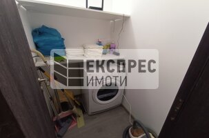 Обзаведен Тристаен апартамент, Колхозен пазар