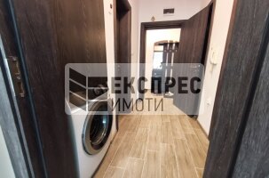 Обзаведен Тристаен апартамент, Колхозен пазар