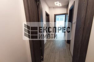 Обзаведен Тристаен апартамент, Колхозен пазар
