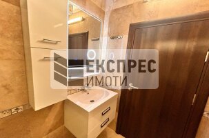 Нов, Луксозен, Обзаведен Тристаен апартамент, Окръжна болница
