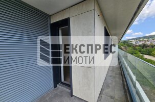 Нов, Обзаведен Тристаен апартамент, Бриз