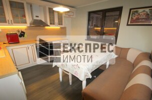 Обзаведен Двустаен апартамент, Погреби