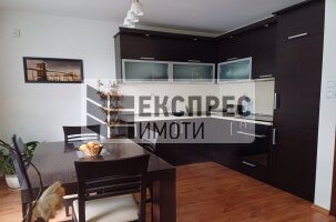Обзавeден Двустаен апартамент, Погреби
