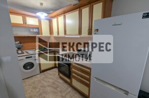 Обзавeден Тристаен апартамент, Окръжна болница