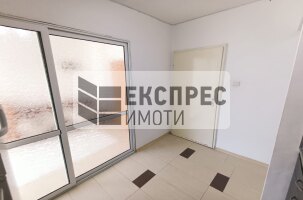 Обзаведен Тристаен апартамент, Окръжна болница