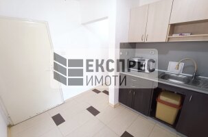 Обзаведен Тристаен апартамент, Окръжна болница