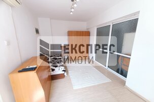 Обзаведен Тристаен апартамент, Окръжна болница