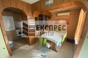 Обзаведен Тристаен апартамент, Окръжна болница