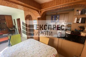 Обзаведен Тристаен апартамент, Окръжна болница