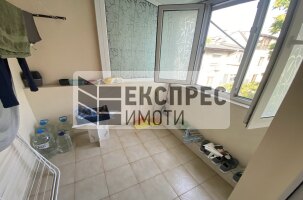 Обзаведен Тристаен апартамент, Окръжна болница